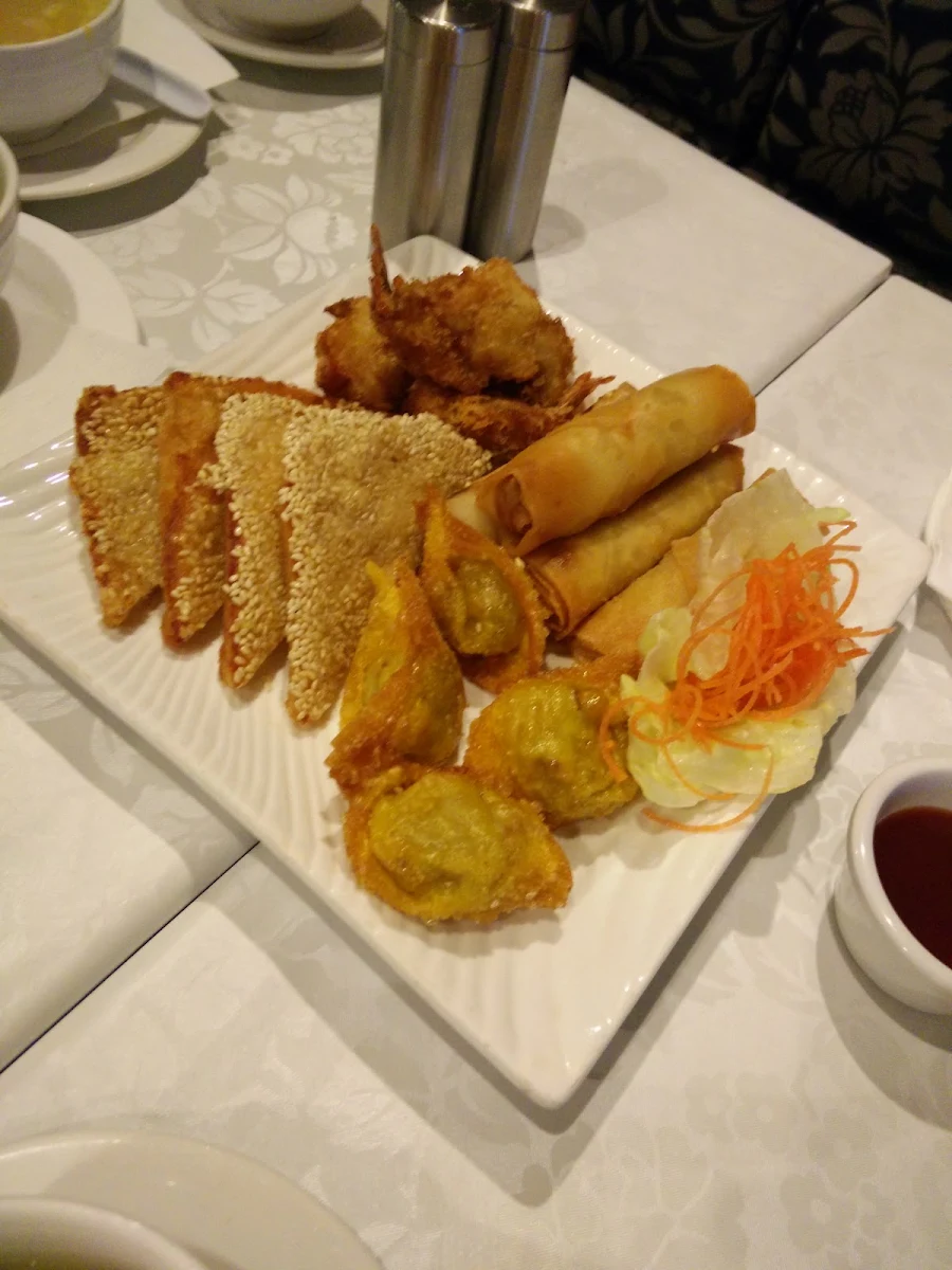 deep fried prawn vermicelli spring rolls 4 • 鮮蝦金絲卷, Yummy House Chinese Restaurant